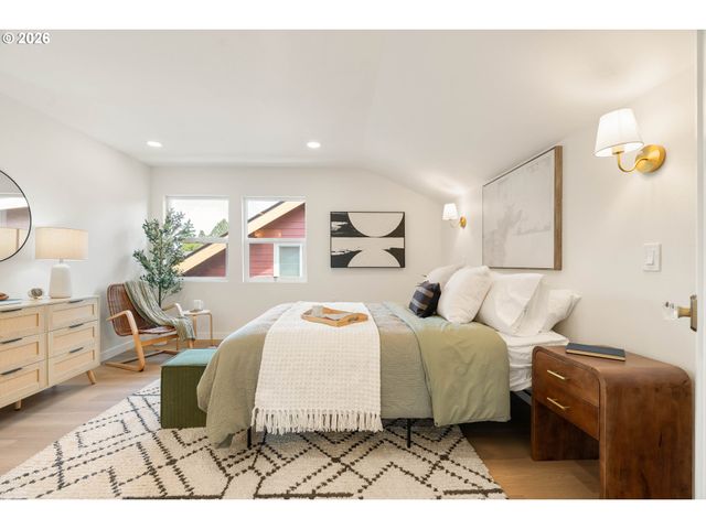 6114 N KERBY Ave, Portland, OR 97217