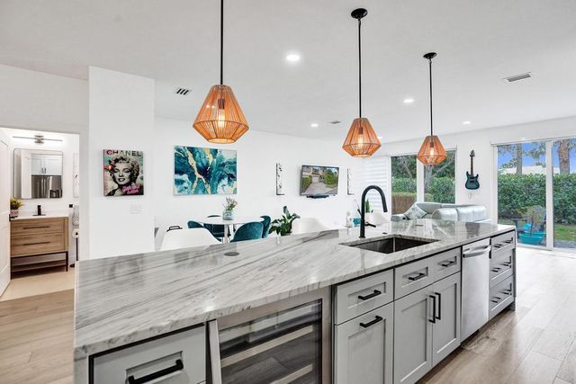 6800 Via Regina, Boca Raton, FL 33433