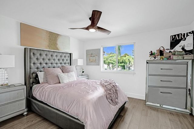 6800 Via Regina, Boca Raton, FL 33433