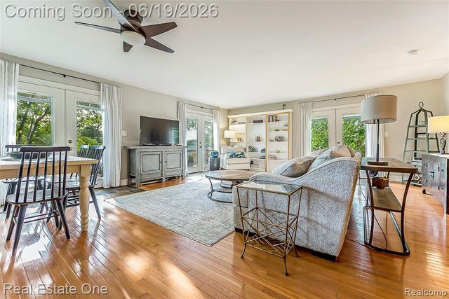 11459 Patterson Lake Drive, Pinckney, MI 48169