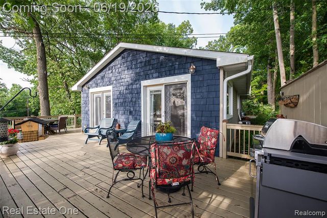 11459 Patterson Lake Drive, Pinckney, MI 48169