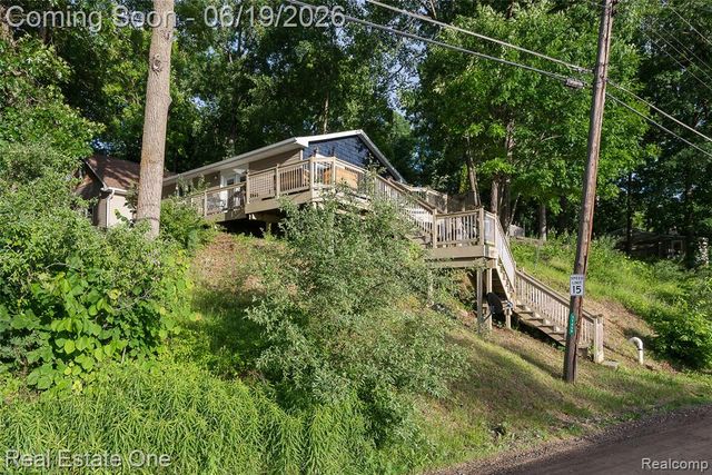 11459 Patterson Lake Drive, Pinckney, MI 48169
