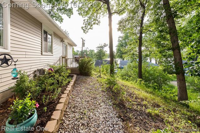 11459 Patterson Lake Drive, Pinckney, MI 48169