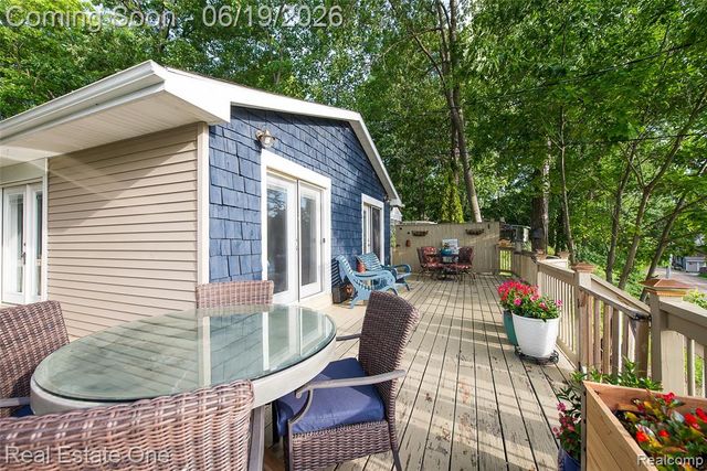 11459 Patterson Lake Drive, Pinckney, MI 48169