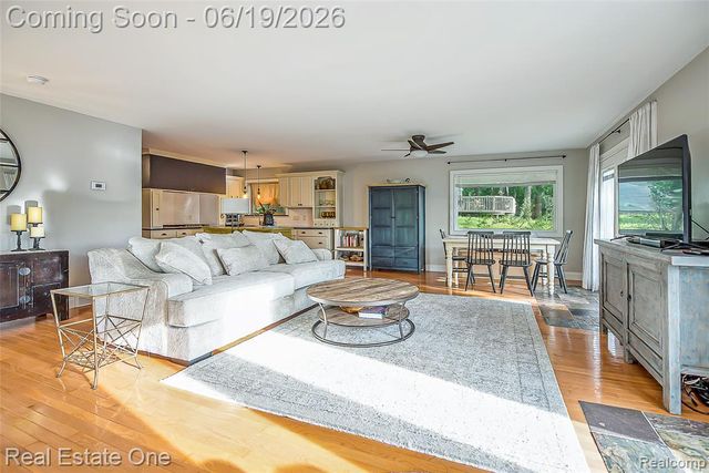 11459 Patterson Lake Drive, Pinckney, MI 48169