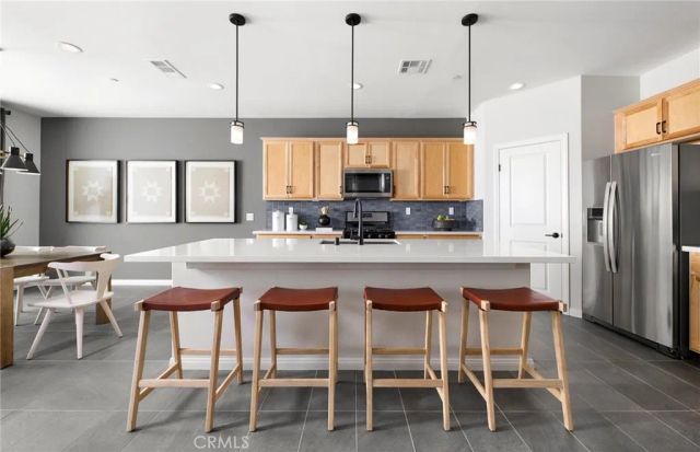 4617 Stratford Place, Perris, CA 92571