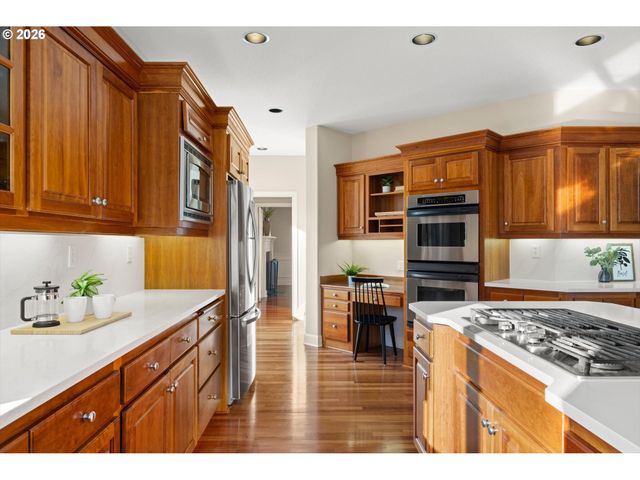 12490 Nw WAKER Dr, Portland, OR 97229