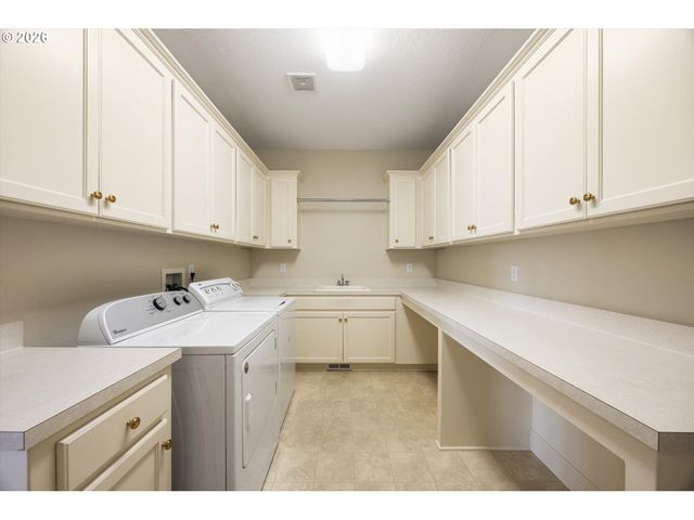 12490 Nw WAKER Dr, Portland, OR 97229