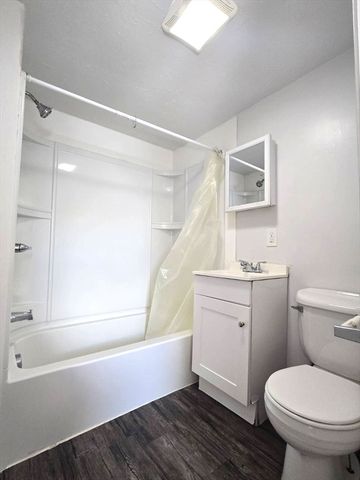 25 Myrtle St 3R, Taunton, MA 02780