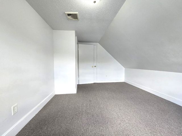 25 Myrtle St 3R, Taunton, MA 02780