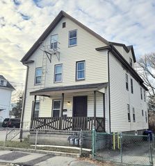 25 Myrtle St 3R, Taunton, MA 02780
