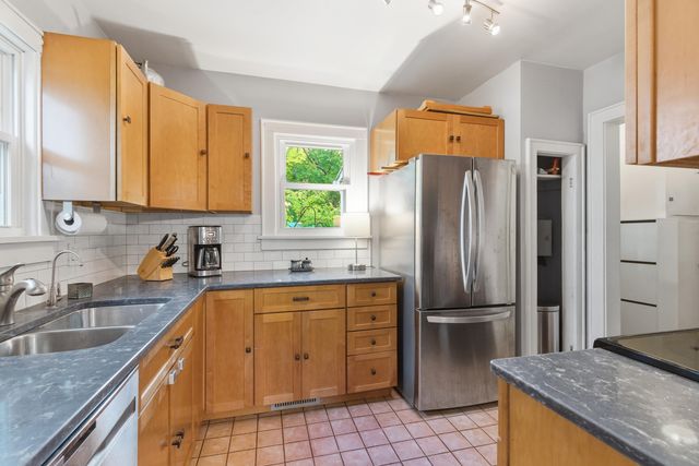 117 Edgemoor Avenue, Kalamazoo, MI 49001