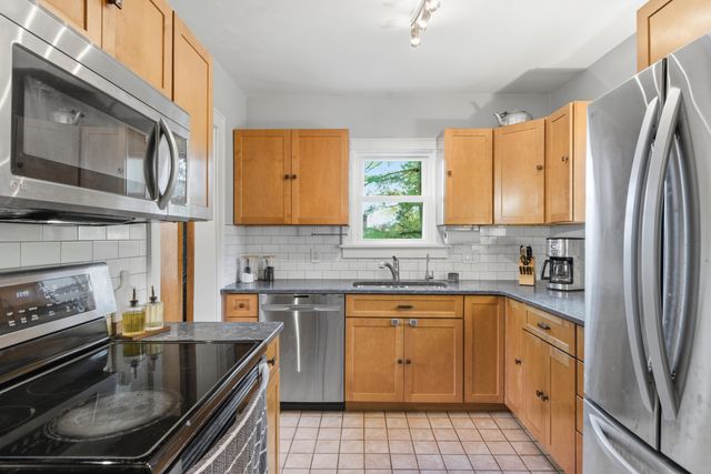 117 Edgemoor Avenue, Kalamazoo, MI 49001