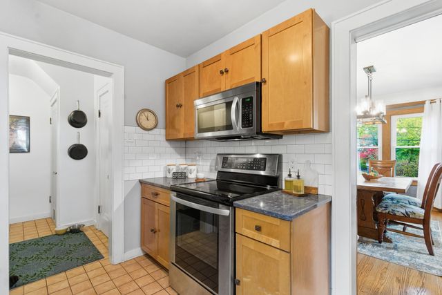 117 Edgemoor Avenue, Kalamazoo, MI 49001