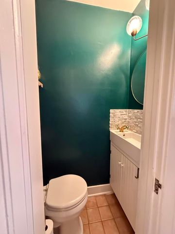 117 Edgemoor Avenue, Kalamazoo, MI 49001