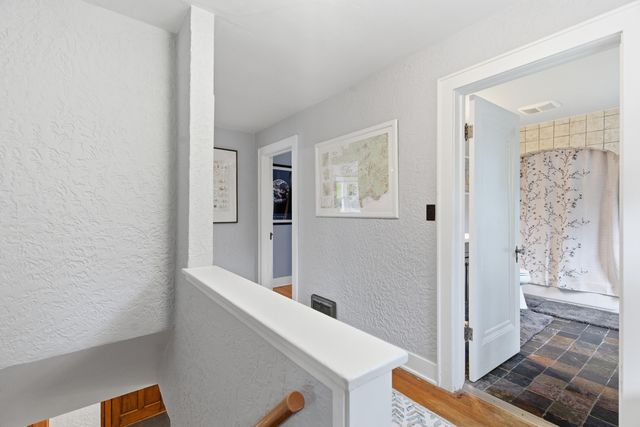 117 Edgemoor Avenue, Kalamazoo, MI 49001