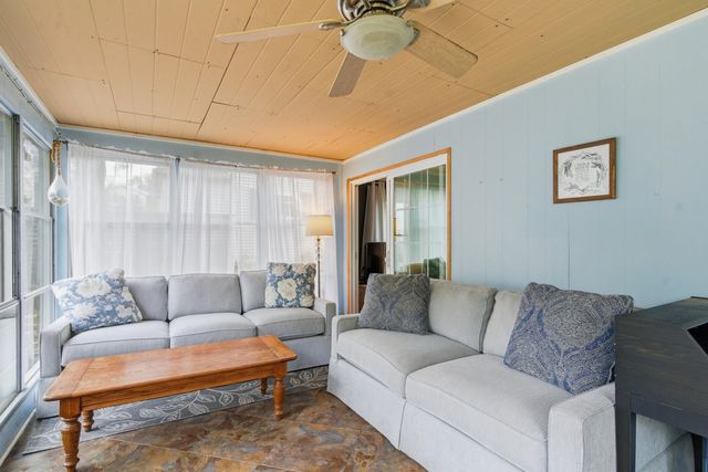 117 Edgemoor Avenue, Kalamazoo, MI 49001