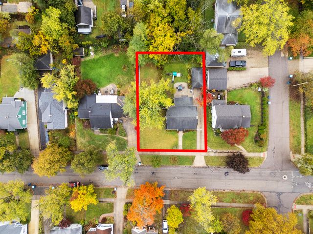 117 Edgemoor Avenue, Kalamazoo, MI 49001