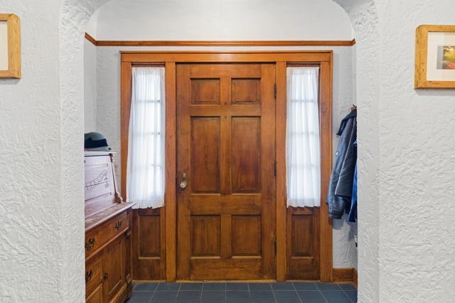 117 Edgemoor Avenue, Kalamazoo, MI 49001