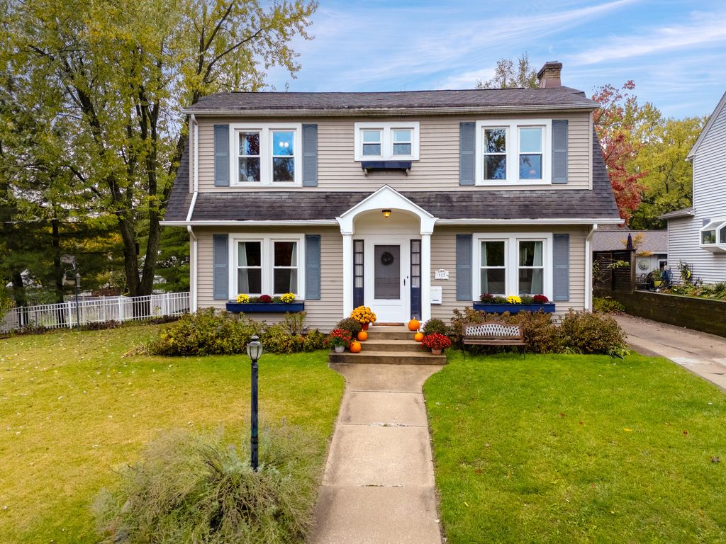 117 Edgemoor Avenue, Kalamazoo, MI 49001