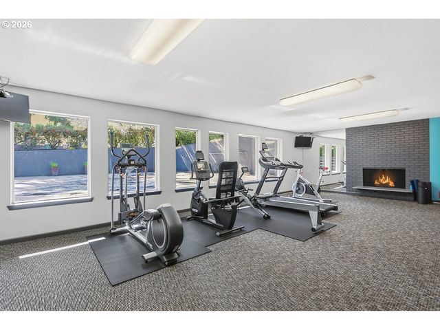 200 BURNHAM Rd 103, Lake Oswego, OR 97034