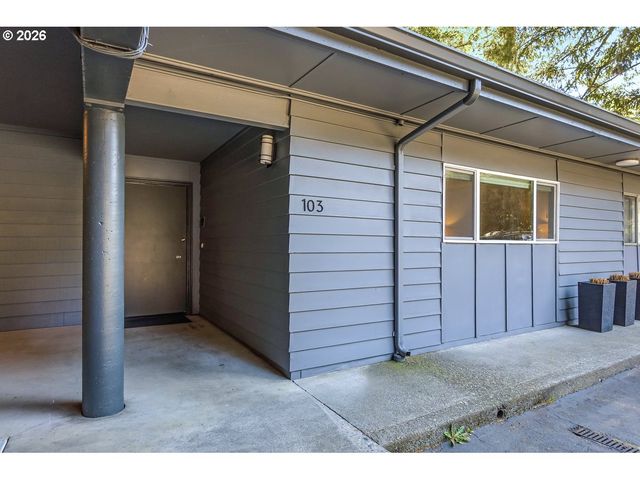 200 BURNHAM Rd 103, Lake Oswego, OR 97034