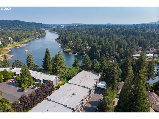 200 BURNHAM Rd 103, Lake Oswego, OR 97034