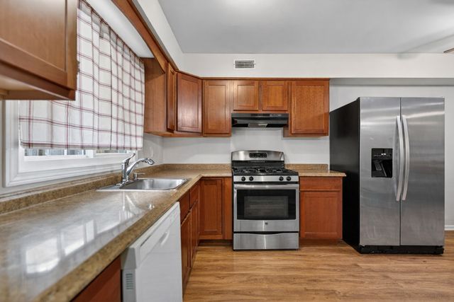 6102 Kit Carson Drive, Hanover Park, IL 60133