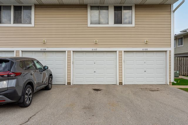 6102 Kit Carson Drive, Hanover Park, IL 60133