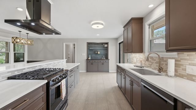 739 ENCINO DR, New Braunfels, TX 78130
