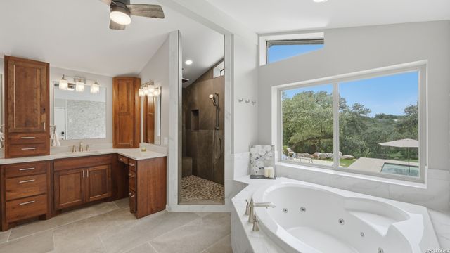 739 ENCINO DR, New Braunfels, TX 78130