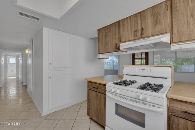 1573 DALE DOUGLAS Drive, El Paso, TX 79936