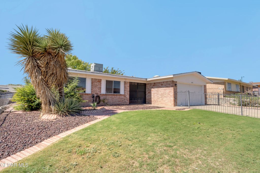 1573 DALE DOUGLAS Drive, El Paso, TX 79936