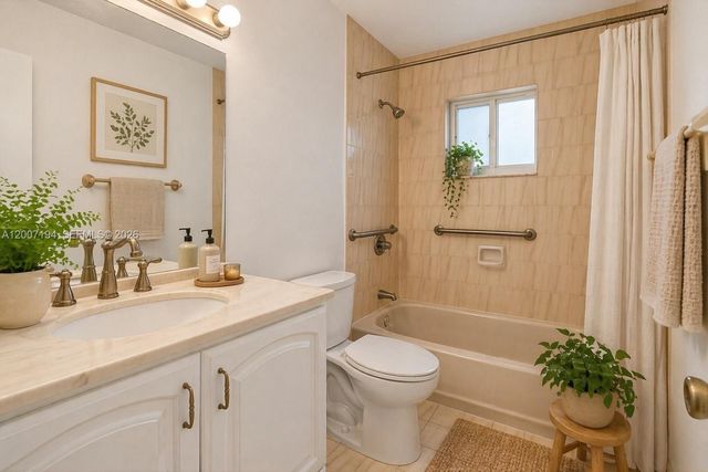 11211 SW 138th Ter, Miami, FL 33176