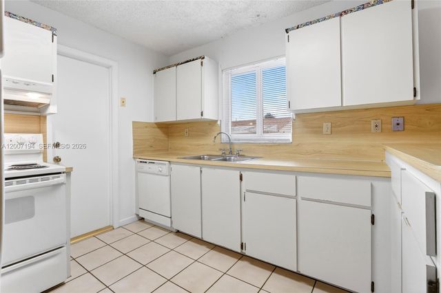 11211 SW 138th Ter, Miami, FL 33176