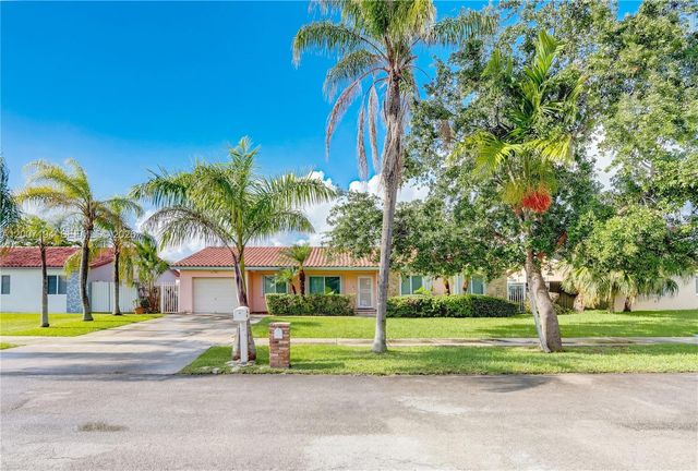 11211 SW 138th Ter, Miami, FL 33176