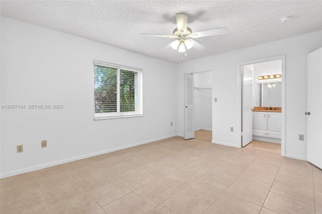 11211 SW 138th Ter, Miami, FL 33176