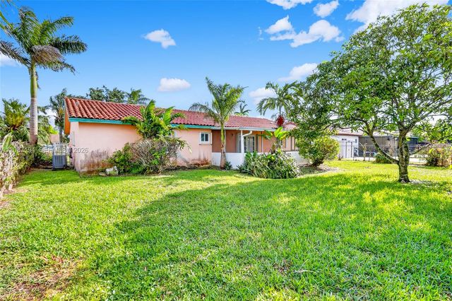 11211 SW 138th Ter, Miami, FL 33176