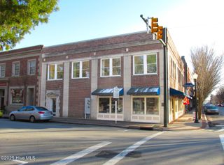 327 Pollock Street 7, New Bern, NC 28560