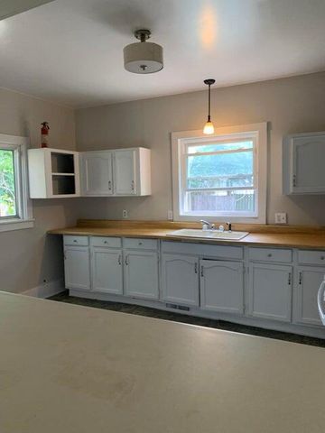 754 SW Olympia Street, Grand Rapids, MI 49503