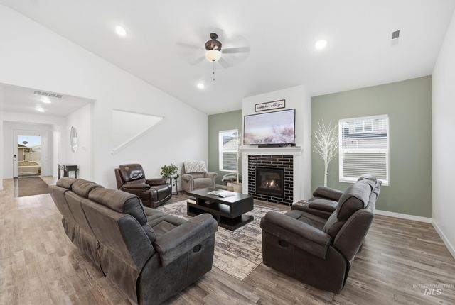 3597 E Kendrick Dr, Nampa, ID 83686