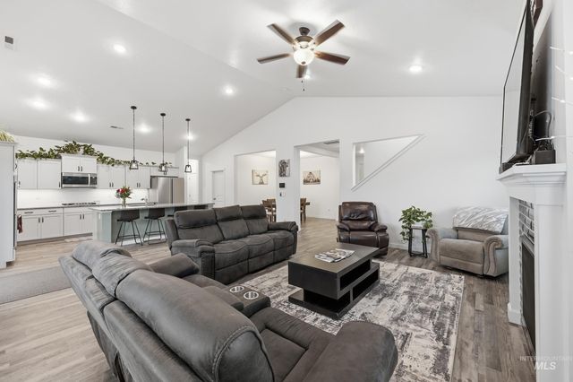 3597 E Kendrick Dr, Nampa, ID 83686