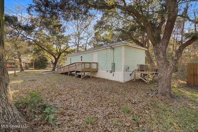 8708 Birch Avenue, Ocean Springs, MS 39564