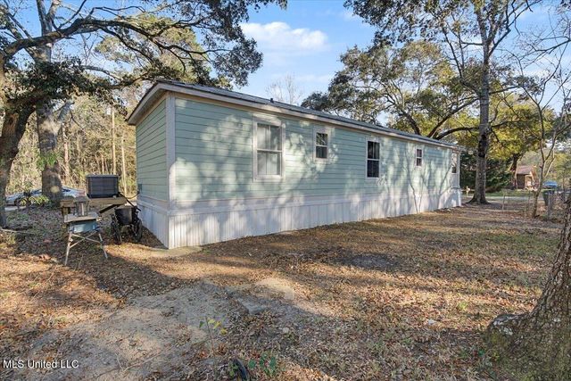 8708 Birch Avenue, Ocean Springs, MS 39564