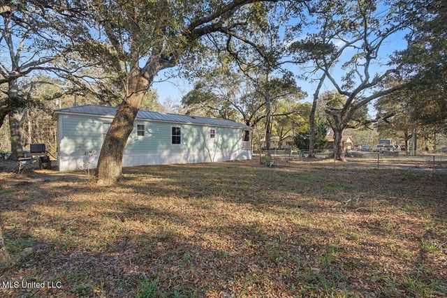 8708 Birch Avenue, Ocean Springs, MS 39564