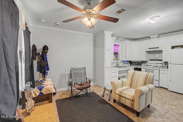 8708 Birch Avenue, Ocean Springs, MS 39564