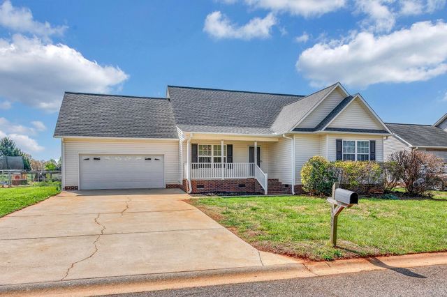 143 Summer Lady Lane, Boiling Springs, SC 29316