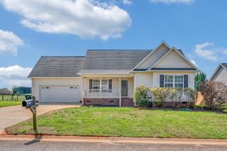 143 Summer Lady Lane, Boiling Springs, SC 29316