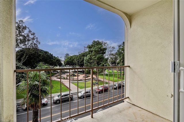 2055 E Broadway 401, Long Beach, CA 90803