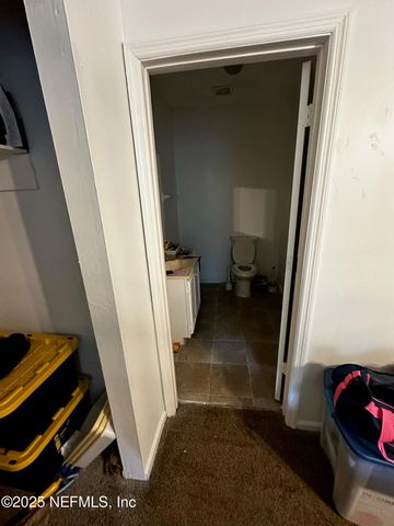 7781 LENOX Avenue, Jacksonville, FL 32221